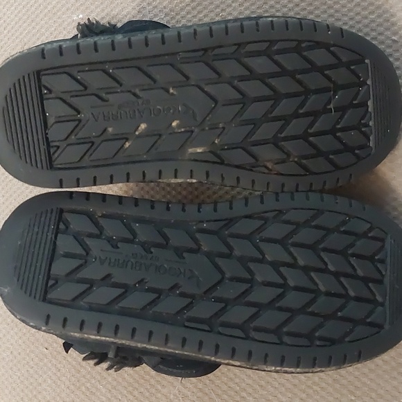 Kids Koolaburra by Ugg black boots size 2 - Picture 5 of 5